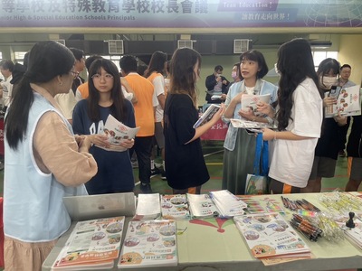 苗栗農工升學博覽會照片2圖片