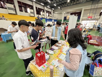 治平高中升學博覽會照片2圖片
