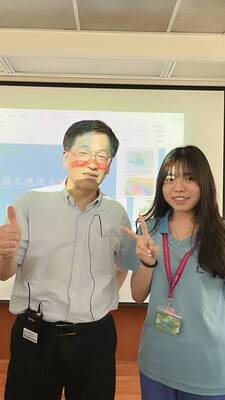 崇仁護專美容保健科入班講座照片4圖片